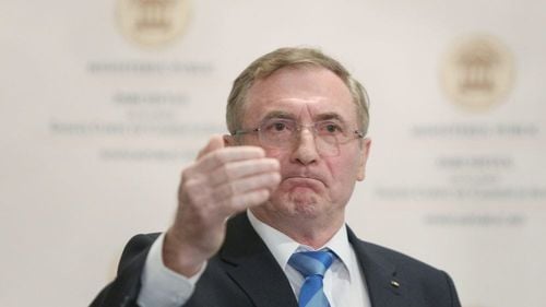 Procesul lui Augustin Lazăr în care cere suspendarea revocării din funcția de procuror general se mută de la Alba Iulia la București