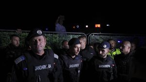 Nicolare Ciucă, în scandalul construcțiilor din Unirii: PSD trebuie să-l respecte pe Primarul Capitalei. M-am opus Cortinei Roșii de Fier care amenință să cadă după decizia CCR, mă opun și gardurilor puse cu forța