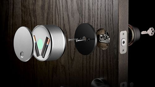 Bitdefender: Una dintre cele mai populare încuietori inteligente folosite la locuințe permite atacatorilor accesul informatic la dispozitivele de acasă / Sfaturi pentru cei care cumpără dispozitive smart