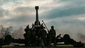 Autoritățile pro-ruse din partea de regiune Herson încă ocupată de forțele rusești îndeamnă populația să plece în Rusia, în timp ce bombardamentele continuă