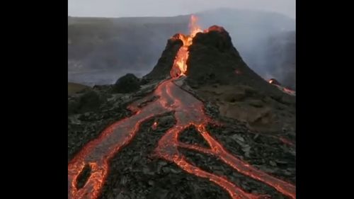 Vulcanul din insula La Palma continuă să facă pagube. Mai multe clădiri au fost înghițite de râuri de lavă