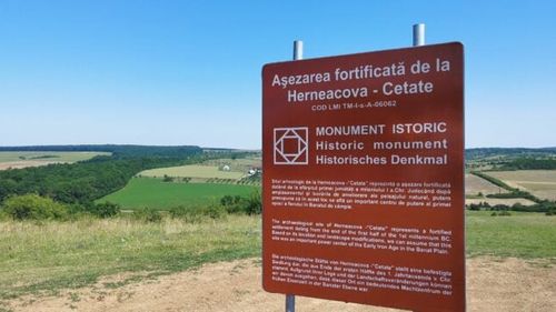 Un nou obiectiv turistic în Timiș: fortificația și punctul arheologic de la Herneacova vor putea fi vizitate / Herneacova sau „Cetatea turcească”, a fost cercetată pentru prima dată în 1971