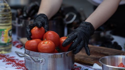 România, cel mai mare importator de roșii turcești. Programul „Tomata” început de Dragnea continuă, deși foștii miniștri ai Agriculturii au anunțat că e un eșec total