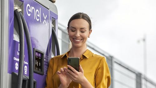 Noua mobilitate urbană: Primăria Sectorului 2 vrea să colaboreze cu Enel pentru amplasarea de staţii de încărcare a autoturismelor electrice