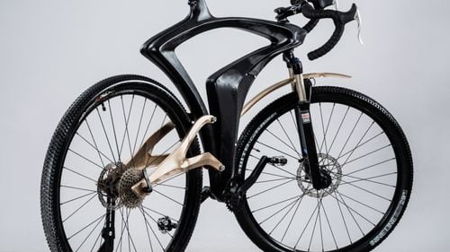 Bicicleta hibridă de tip Croazieră, medaliată cu aur la Salonul Internaţional de Invenţii din Timișoara / Bicicleta poate fi folosită în mod normal, hibrid său complet electric