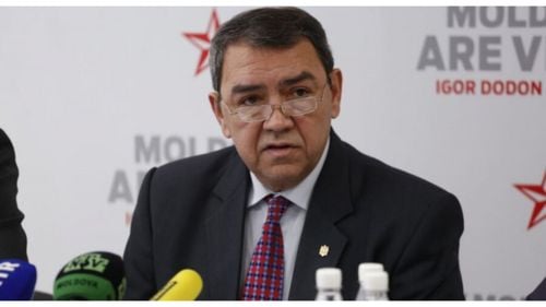 Igor Dodon îi ia apărarea apărarea unui controversat coleg de partid în cazul acuzațiilor de hărțuire sexuală de la Ambasada Republicii Moldova din Moscova