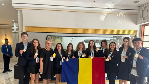 „Vom găsi o cale de decontare”, spune Ligia Deca, pentru olimpicii la chimie care și-au plătit din banii lor deplasarea în Indonezia, la Olimpiada Internațională de Chimie Aplicată