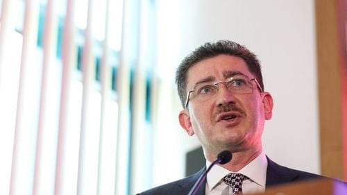 Amendă uriașă de 87 milioane de lei pentru Auchan, Carrefour și Cora, plus furnizori. Consiliul Concurenței acuză fixarea prețurilor