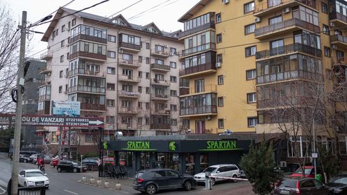 Bolojan:  Ai plătit 30 de euro pe proprietate și acum plătești 45 de euro sau 50 de euro /  Este încă destul de mic față de alte țări/ România s-a angajat ca până în 2027 va alinia impozitul la prețul de piață al locuințelor / Se va face o bază de date pe localități