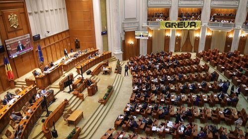 Exit-poll CURS - Camera Deputaţilor (ora 21,00): PSD - 25,50%, AUR - 19,30%, USR - 15,70%, PNL - 15,30