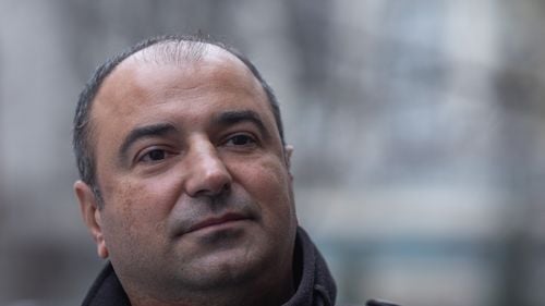 SURSE Silvestru Șoșoacă, luat de acasă de polițiști și dus la audieri la Parchetul General / Ancheta vizează suspiciuni de semnături false pentru candidatura sa la Parlamentul European