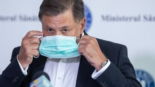 USR îl acuză pe ministrul Rafila că ar fi dat ”pe șest” 21 de milioane de euro pentru consultanță Organizației Mondiale a Sănătății și anunță sesizări la DNA și ANI / Rafila a primit de la OMS doar diurne, nu venituri salariale