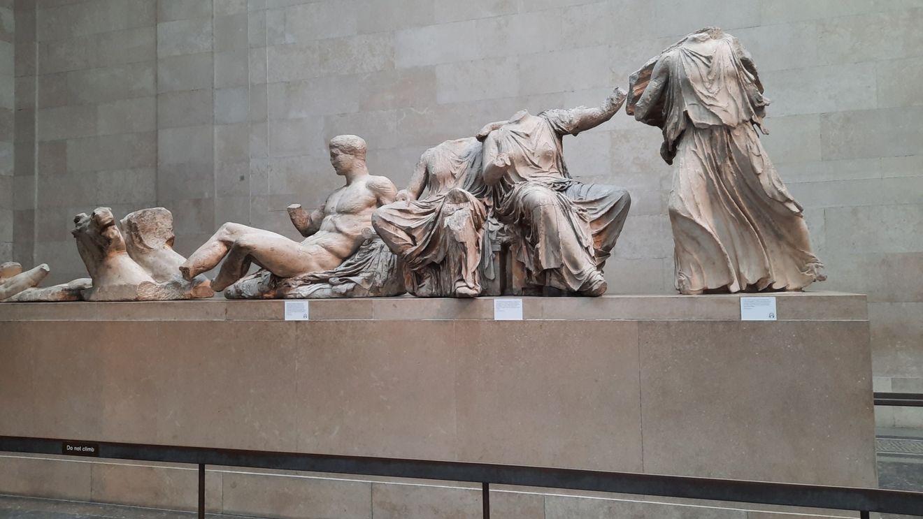 Vaticanul a restituit Greciei trei sculpturi, piese vechi de 2.500 de ani, de la Partenon