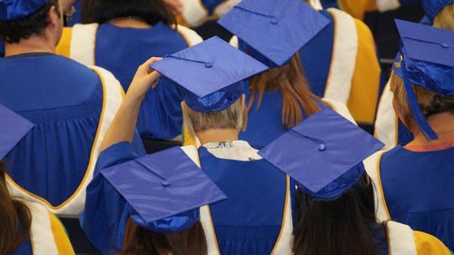 Prescripția plagiatelor în tezele de doctorat, în termen de 1 an de la obținerea titlului de doctor, e permisă în proiectul Legii învățământului superior, adoptat de guvernul Ciucă, avertizează Alianța organizațiilor studențești