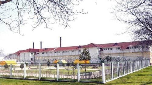Percheziţii DIICOT la Penitenciarul Poarta Albă / Mai multe persoane, inclusiv şase deţinuţi, sunt cercetate pentru mai multe infracţiuni, printre care trafic de droguri