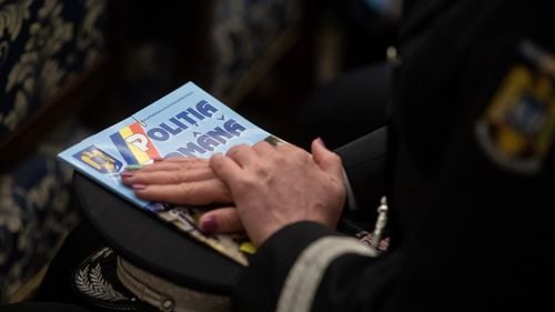 Preşedintele Iohannis a semnat intrarea în pensie a chestorului principal de poliție Rinu Lunescu / A activat în Direcția Specială de pe lângă Secretariatul General al Guvernului