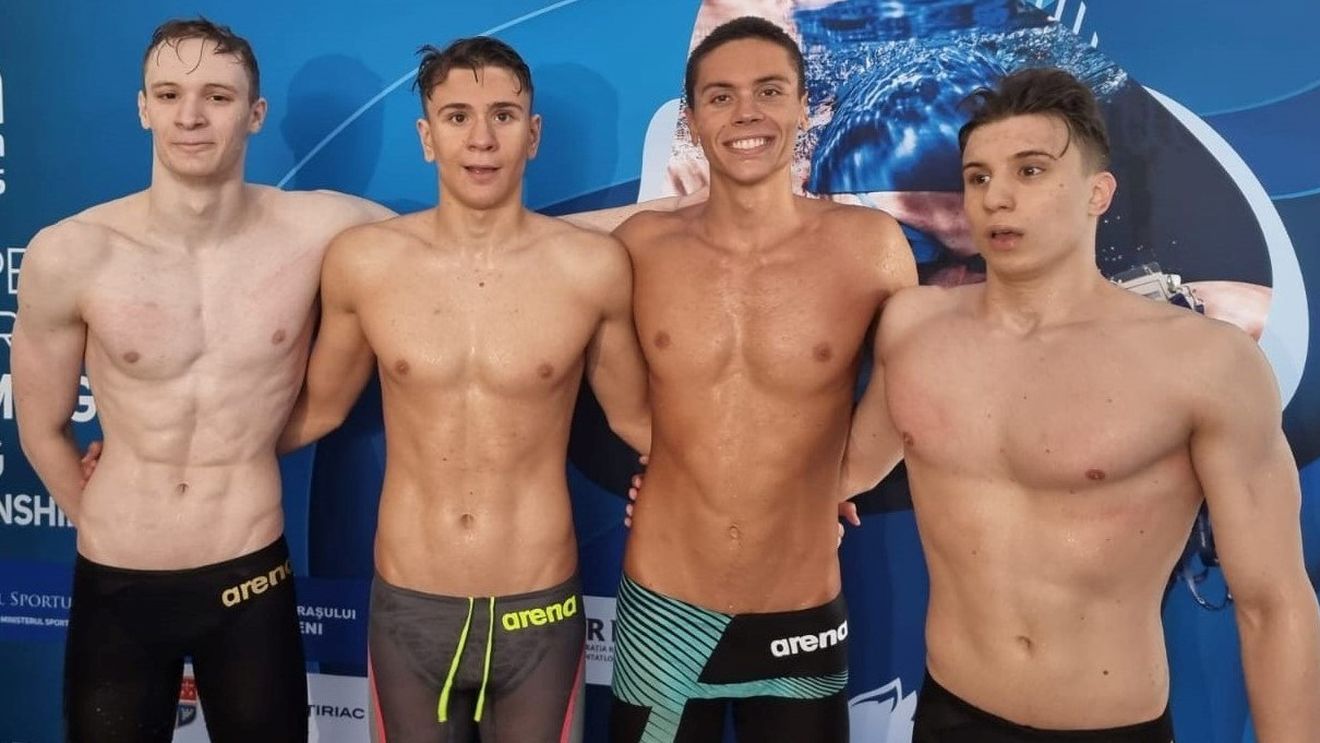 Aur pentru ştafeta de 4x100 m liber a României la Campionatul Mondial de juniori de la Lima, cu record al competiţiei stabilit de Popovici/ Argint pentru Vlad Stancu la 400 m liber