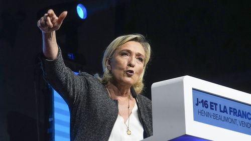Extrema dreaptă din Franța convoacă manifestaţii de sprijin pentru Marine Le Pen, care acuză "sistemul" că a recurs la "bomba nucleară"