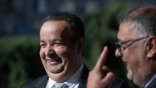 ”Erau în aceeași clădire” / Cum a ajuns Dorin Cioabă de la opt clase la două facultăți, făcute simultan, la zi / ”Nu am avut note mari, am avut note de trecere, dar au fost notele mele””