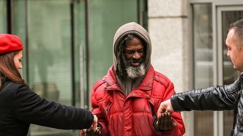 Un oraş suedez instituie un permis plătit pentru a cerşi