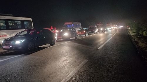 Grav accident de circulație în zona Focșani pe drumul european E85. Coloana de mașini se întinde pe kilometri întregi