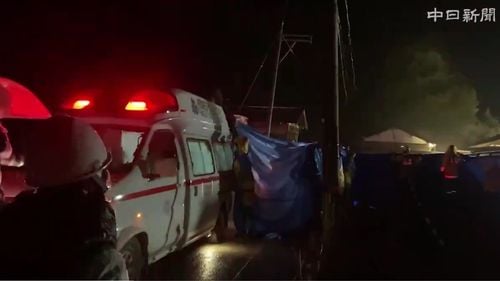 O femeie de 90 de ani a fost scoasă vie de sub dărâmături la 5 zile de la cutremurul de 7,6 pe Richter din Japonia/ Șansele de supraviețuire scad după primele 72 de ore