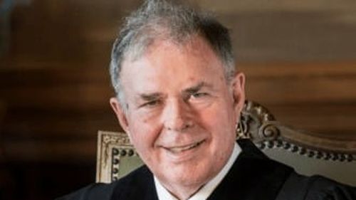 Aurescu: Decesul profesorului James Crawford reprezintă o pierdere enormă pentru domeniul dreptului internaţional / Crawford a fost unul dintre membrii echipei care a câștigat procesul de la Haga cu Ucraina