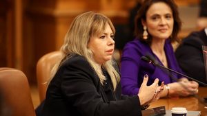 BREAKING Senatoarea USR Anca Dragu, numită guvernator al Băncii Naționale a Republicii Moldova / Ea a depus vineri jurământul pentru a obține cetățenia moldovenească