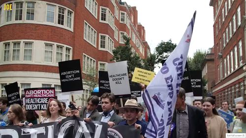 Autoritățile instituie zone de protecție în jurul clinicilor de avort din Anglia și Țara Galilor