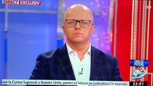 Dacian Cioloș anunță că USR depune sesizări la CNA pentru emisiuni de la Antena 3 și RTV. E vizată și emisiunea în care Adrian Ursu a acuzat consiliera USR agresată că ”a generat” reacția violentă a altor consilieri din Mogoșoaia