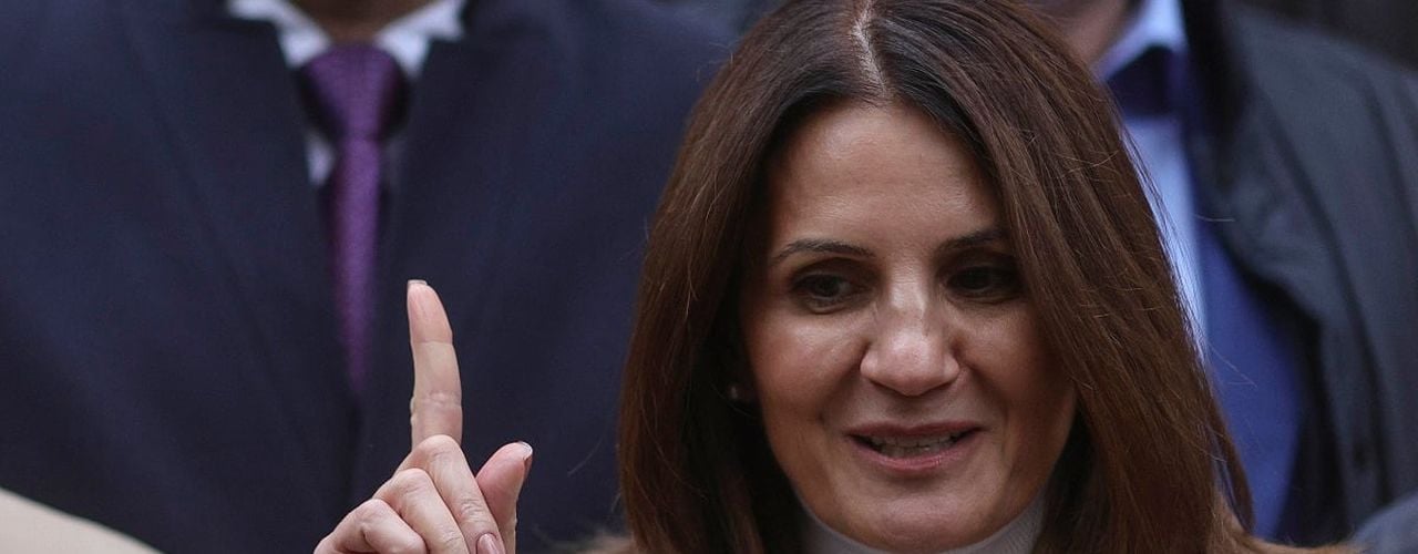 Candidatul independent Virgil Zidaru, cunoscut ca Makaveli, și-a anunțat retragerea din cursa pentru primăria Capitalei în favoarea Ancăi Alexandrescu / „Îi mulțumesc foarte mult. Îl admir pentru modul în care cântă”, a spus Alexandrescu