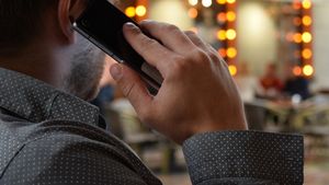 Un pensionar bavarez în vârstă de 85 de ani a prins un escroc care se dădea polițist și încerca să-l păcălească la telefon să îi dea 10 mii de euro / Anul trecut, a prins altul care voia 60.000 de euro