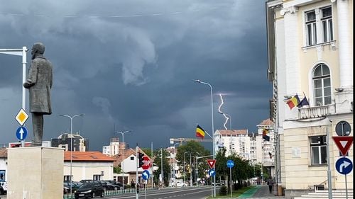 Poza zilei: Furtună deasupra orașului Alba Iulia