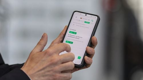 ULTIMA ORĂ Piloții, marinarii, șoferii de tiruri vor fi exceptați de la completarea PLF / Călătorii pot completa formularul cu maximum 72 de ore înainte de a intra în țară / Pragul minim al amenzii a fost redus de la 2.000 la 500 de lei