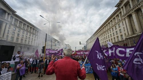 A treia zi de proteste în Bulgaria împotriva planurilor de închidere a termocentralelor pe cărbune / Protestatarii au blocat mai multe artere rutiere în țară