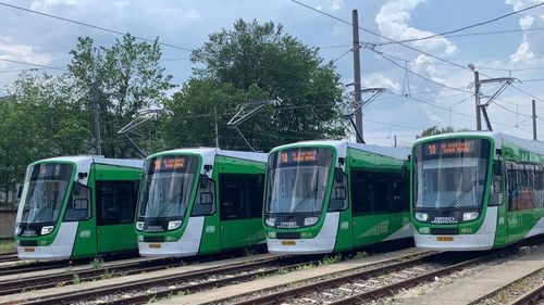 Abonamentele pentru elevii care beneficiază de gratuitate pe transportul public vor fi eliberate online în București, anunță Nicușor Dan / Numărul de autobuze, troleibuze şi tramvaie va fi mărit