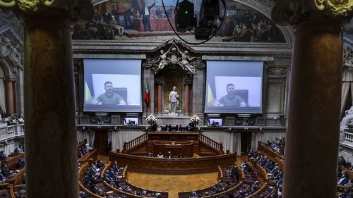 Zelenski cere ajutorul Portugaliei evocând Revoluţia Garoafelor, care a pus capăt mai multor decenii de dictatură fascistă şi unui război colonial
