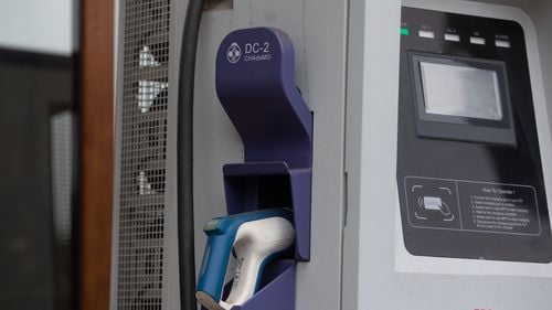 O companie locală a câştigat finanţare europeană pentru dezvoltarea unei reţele de staţii de încărcare a vehiculelor electrice