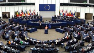 Doi eurodeputați UDMR, printre europarlamentarii sancționați de PPE pentru că s-au abținut la vot la moțiunea împotriva Ursulei von der Leyen: nu pot lua cuvântul timp de 6 luni în plen, din partea popularilor europeni