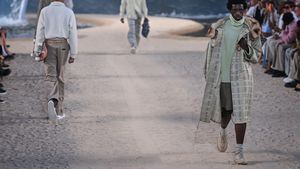 Louis Vuitton primăvară-vară 2027: Pharrell Williams transformă cultura coastelor într-o nouă viziune asupra luxului masculin