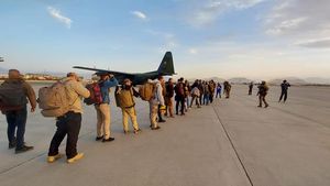 Ministrul apărării, Nicolae Ciucă, la repatrierea celor 15 cetățeni români din Afganistan: A fost o misiune deosebită pentru Armata Română