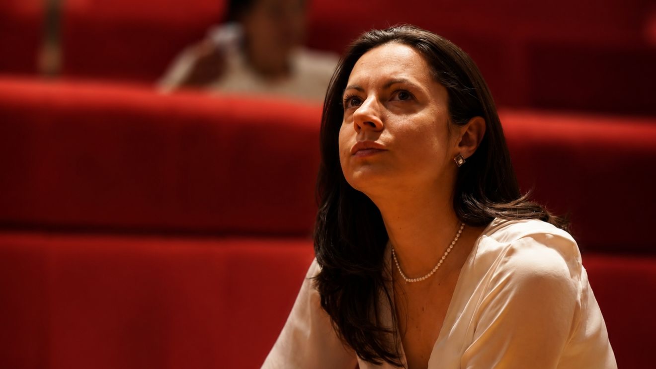 Avertismentul singurului medic din România cu doctorat în Medical Humanities, cu privire la orientarea pur biomedicală care vede pacientul ca o mașinărie de reparat pe piese. Gabriela Florea: Comunicarea umană în medicină e noul „hard skill”, a devenit tot mai rară