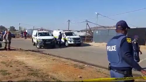 14 persoane au fost ucise într-un bar din apropierea Johannesburg, în Africa de Sud