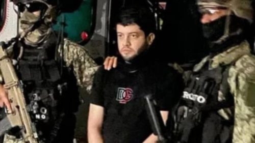 Mexicul l-a extrădat în SUA pe El Nini, un presupus ucigaş din cartelul Sinaloa / E un apropiat al fiilor baronului drogurilor Joaquin Guzman, alias "El Chapo",