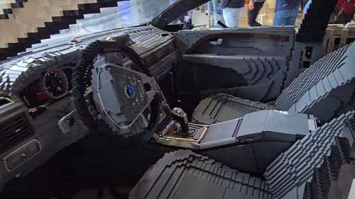 VIDEO Un suedez a construit din 400.000 de piese Lego o replică funcțională și în mărime naturală de Volvo V70