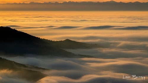 FOTO Pauza de respirație: Imagini de toamnă surprinse de pe Transapuseana / „Un răsărit superb cu silueta munților Făgăraș”