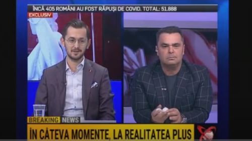 VIDEO Deputatul PNL Pavel Popescu cântă "Moș Crăciun cu plete dalbe" într-o emisiune TV