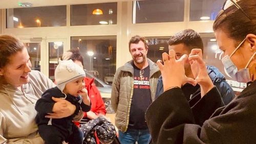 Oficial francez: Aproape 5.000 de ucraineni au sosit în Franța și mai mulți urmează să sosească