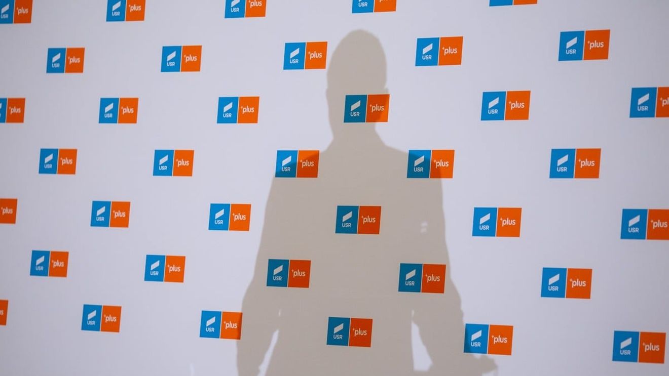 Sindicatul angajaților din guvern, după ”cazul Moșteanu”: ”Noi nu suntem ei„ / ”E un alt om împins în administrație pe criterii politice”