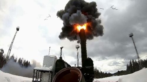 Rachetele nord-coreene cu care Rusia face prăpăd în Ucraina sunt fabricate din componente americane și olandeze